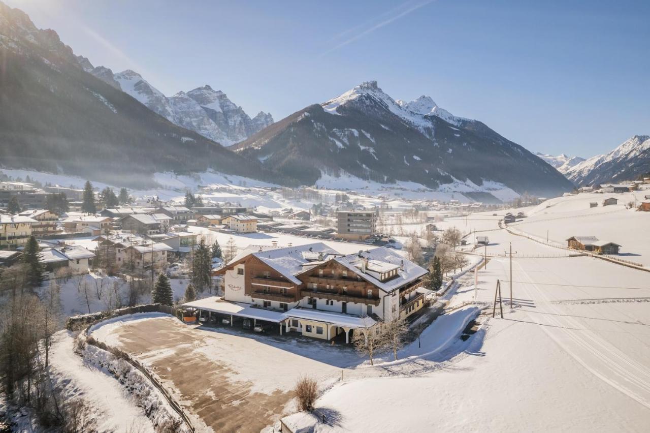 Biohotel Rastbichlhof Neustift im Stubaital Exterior foto