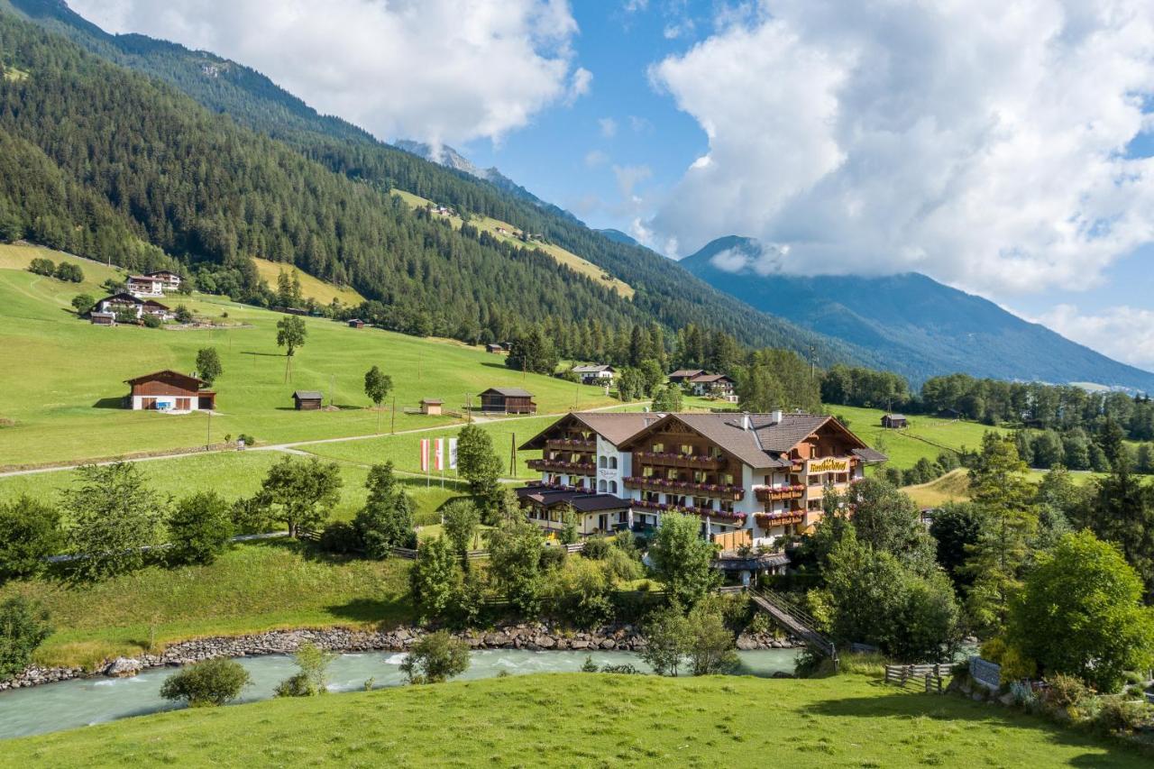 Biohotel Rastbichlhof Neustift im Stubaital Exterior foto